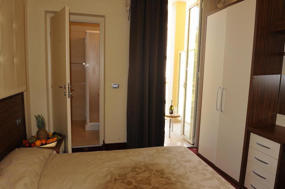 In Hotel