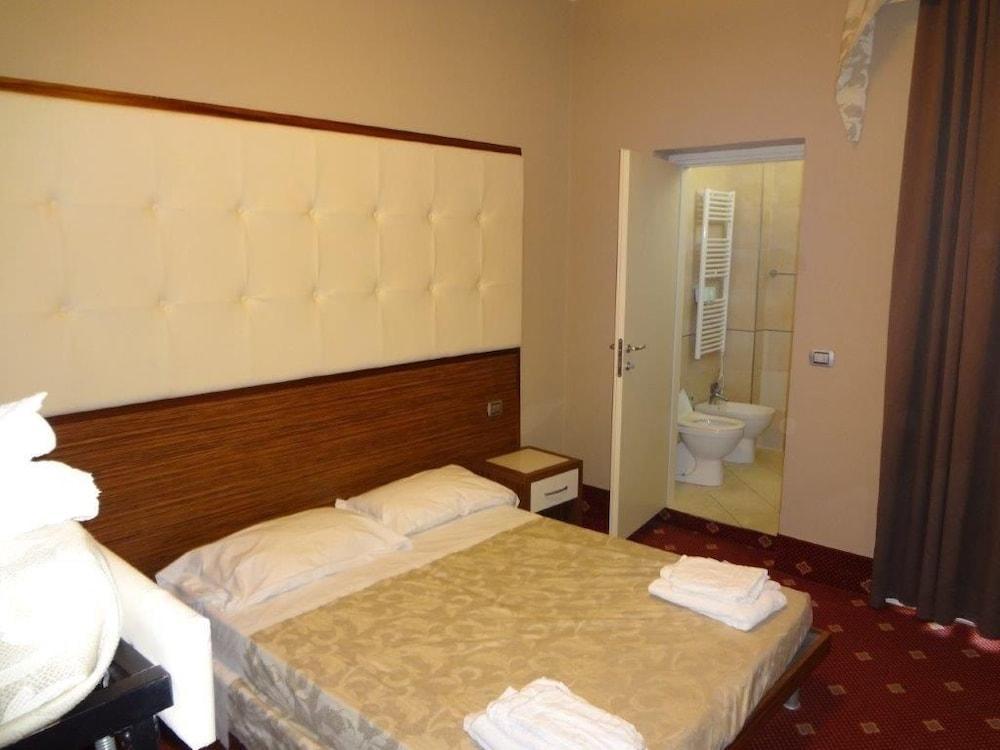 In Hotel 3*