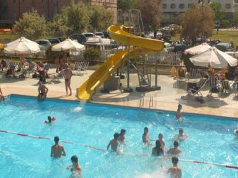 Hotel In 3*